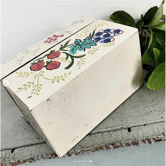 Vintage Tin Recipe Box Chein EMPTY Metal Fruit Pineapple Grape Card List Kitchen - Picture 7 of 7